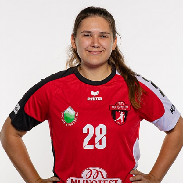 Klara Komel