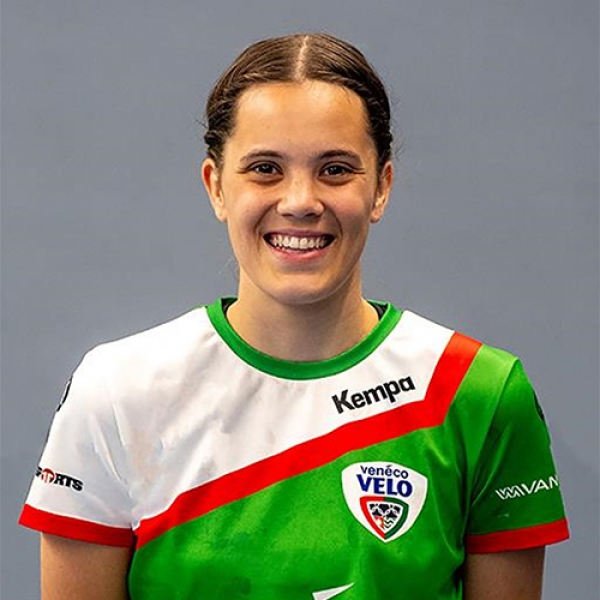 Louise van der Valk