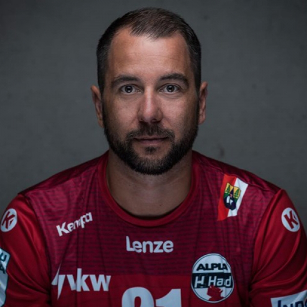 Michael  Knauth