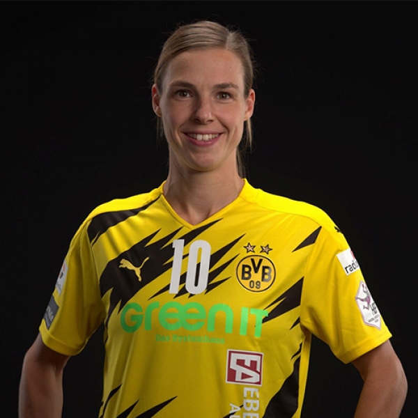Inger  Smits