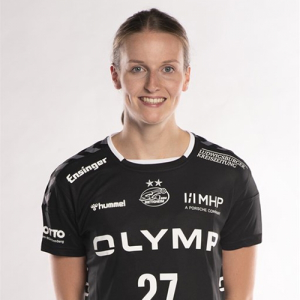 Julia  Maidhof