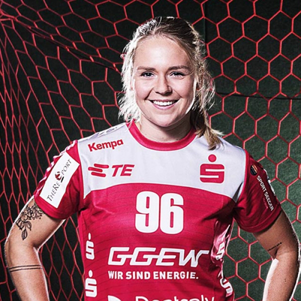 Dionne  Visser
