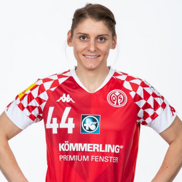 Tina  Kolundžić