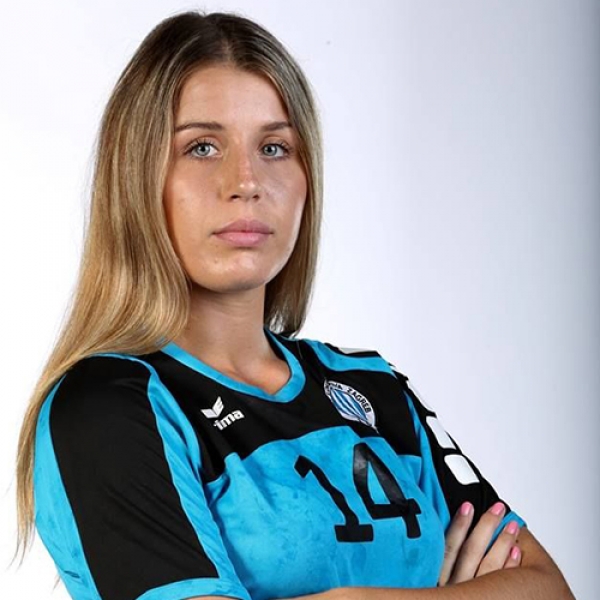 Larissa  Kalaus
