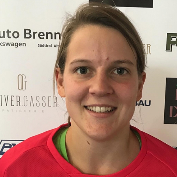 Bettina  Gruber