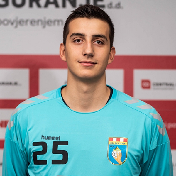 Matej Mandić