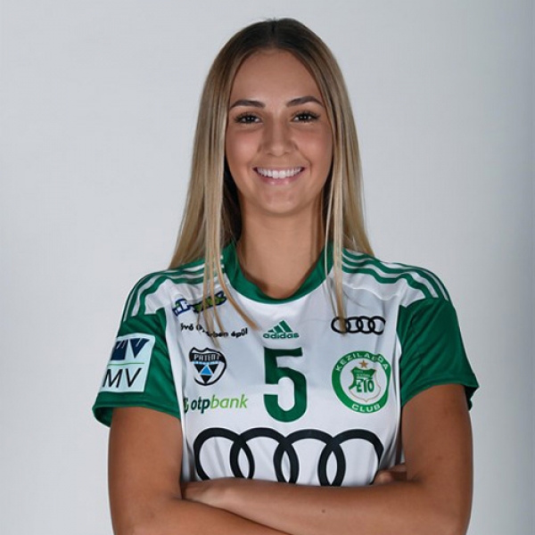 Laura  Kürthi