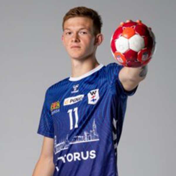 Daniel  Lesniak