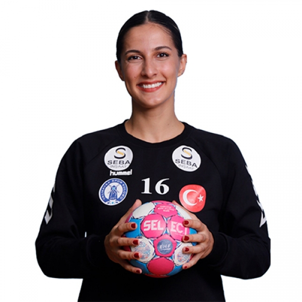 Esma  Adnar