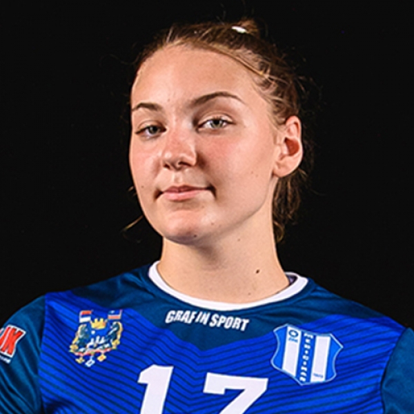 Nina Kažić 